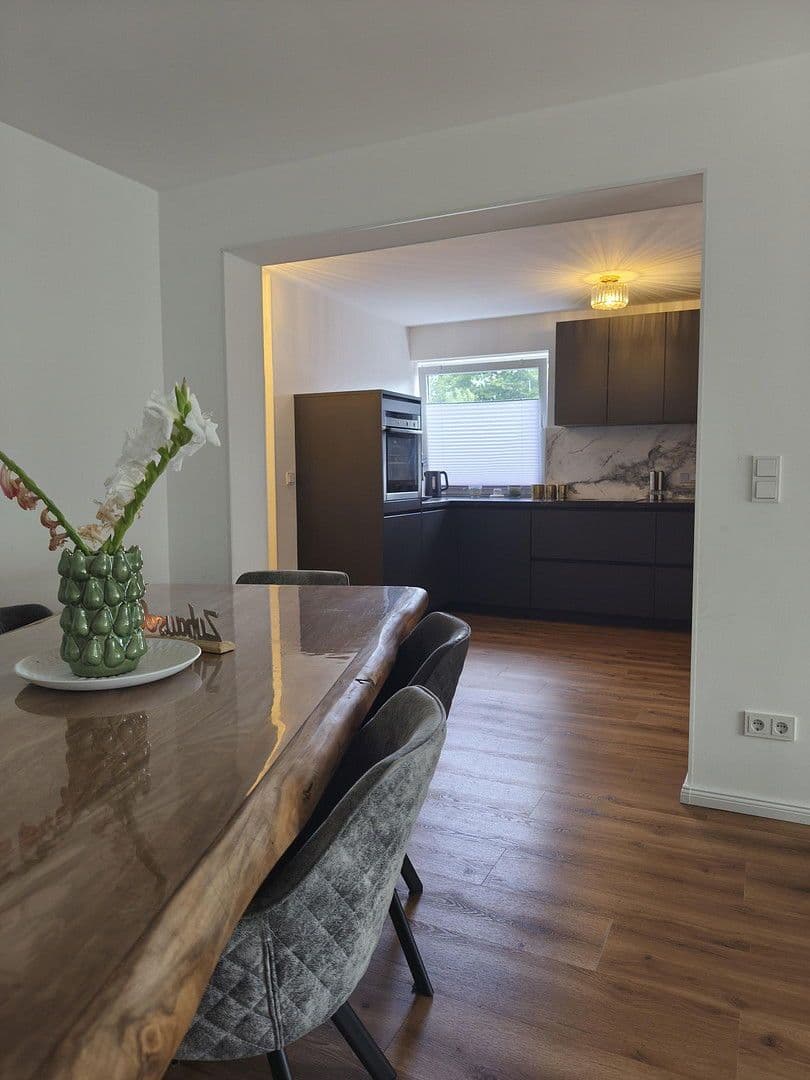 Prodej bytu 3+1 101 m², Hilden, Severní Porýní-Vestfálsko Prodej bytu 3+1 101 m², Hilden, Severní Porýní-Vestfálsko