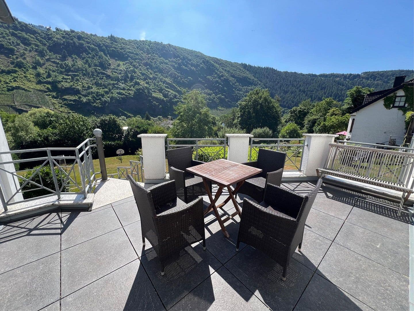 Prodej domu 304 m², pozemek 2.136 m², Traben-Trarbach, Porýní-Falc Prodej domu 304 m², pozemek 2.136 m², Traben-Trarbach, Porýní-Falc