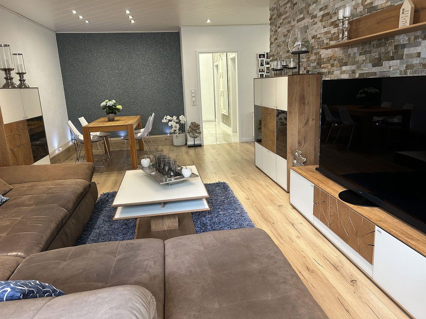 Prodej bytu 4+1 107 m², Oerlinghausen, Severní Porýní-Vestfálsko Prodej bytu 4+1 107 m², Oerlinghausen, Severní Porýní-Vestfálsko