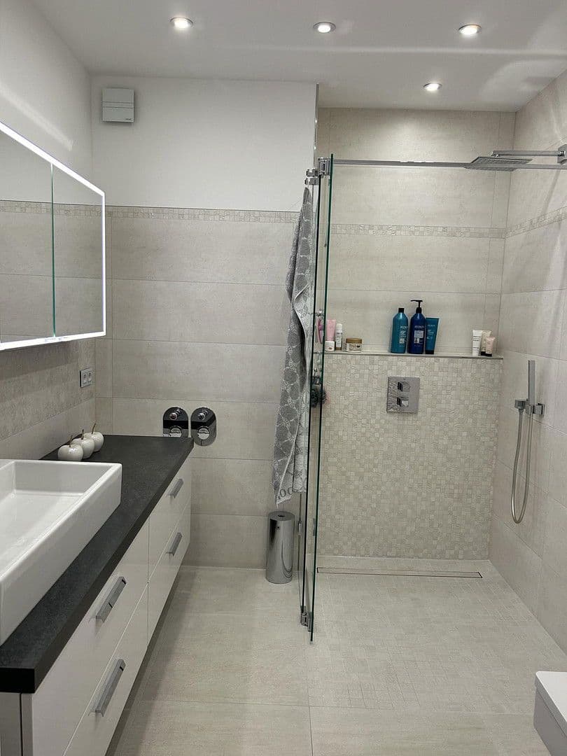 Prodej bytu 4+1 107 m², Oerlinghausen, Severní Porýní-Vestfálsko Prodej bytu 4+1 107 m², Oerlinghausen, Severní Porýní-Vestfálsko