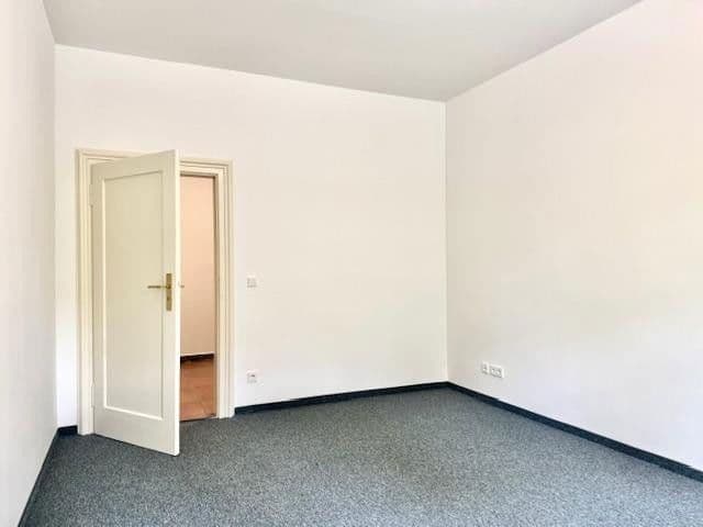 Pronájem kanceláře 162 m², Karl-Theodor-Strasse 18, München, Bavorsko Pronájem kanceláře 162 m², Karl-Theodor-Strasse 18, München, Bavorsko