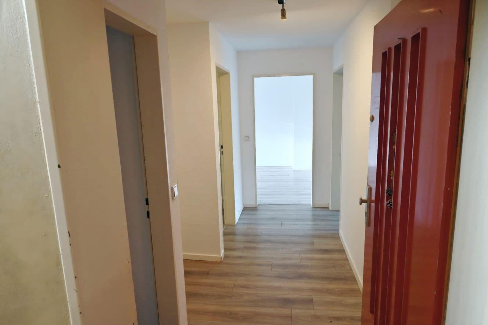 Pronájem bytu 2+1 67 m², Mannheim, Bádensko-Württembersko Pronájem bytu 2+1 67 m², Mannheim, Bádensko-Württembersko