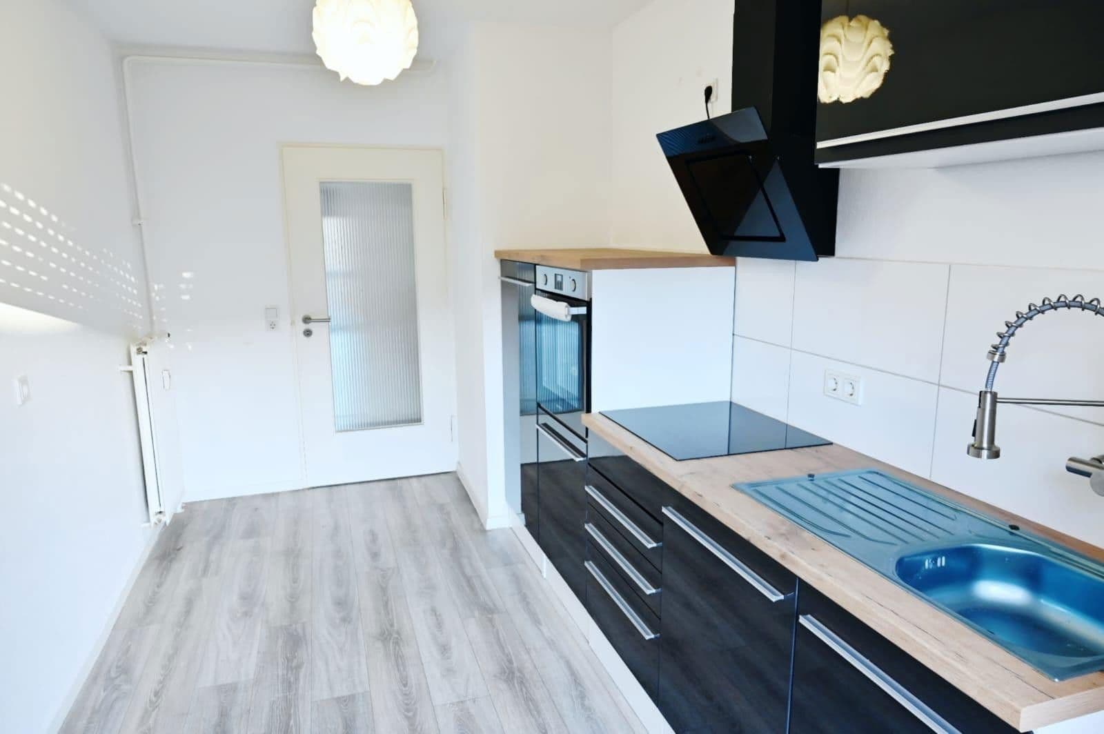 Pronájem bytu 2+1 67 m², Mannheim, Bádensko-Württembersko Pronájem bytu 2+1 67 m², Mannheim, Bádensko-Württembersko