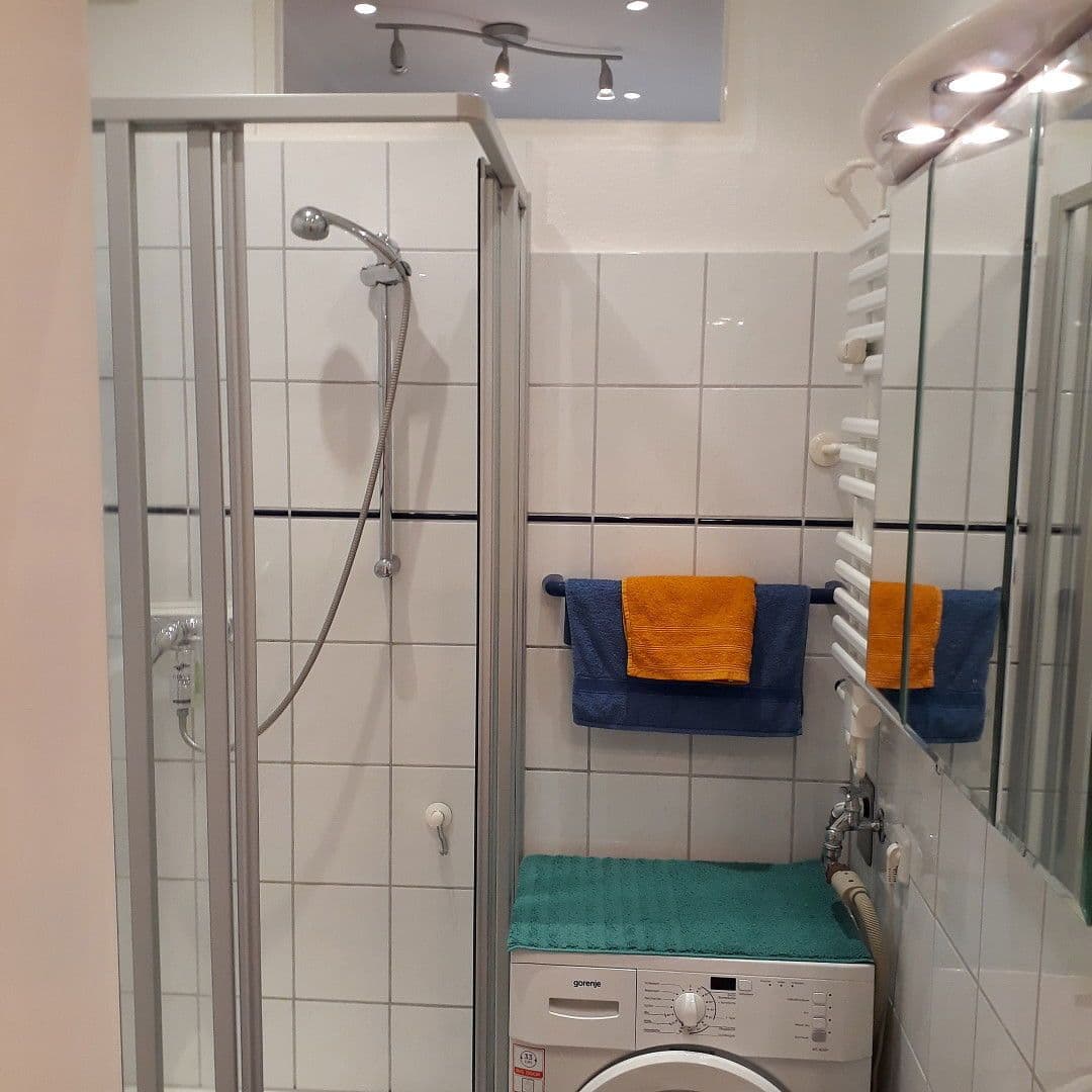 Pronájem bytu 1+1 38 m², Landhausstr. 4, Berlin, Berlín Pronájem bytu 1+1 38 m², Landhausstr. 4, Berlin, Berlín