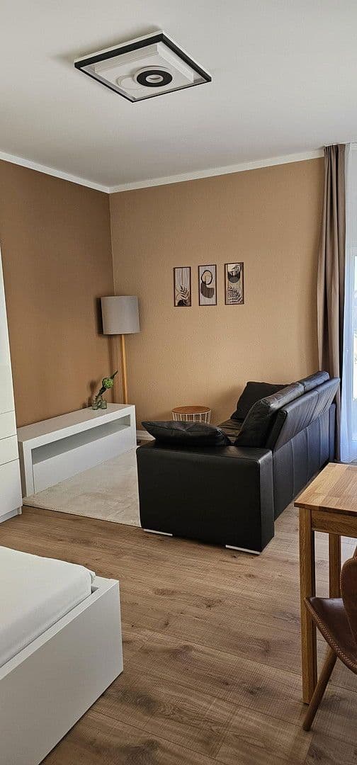 Pronájem bytu 1+1 24 m², Großbettlingen, Bádensko-Württembersko Pronájem bytu 1+1 24 m², Großbettlingen, Bádensko-Württembersko