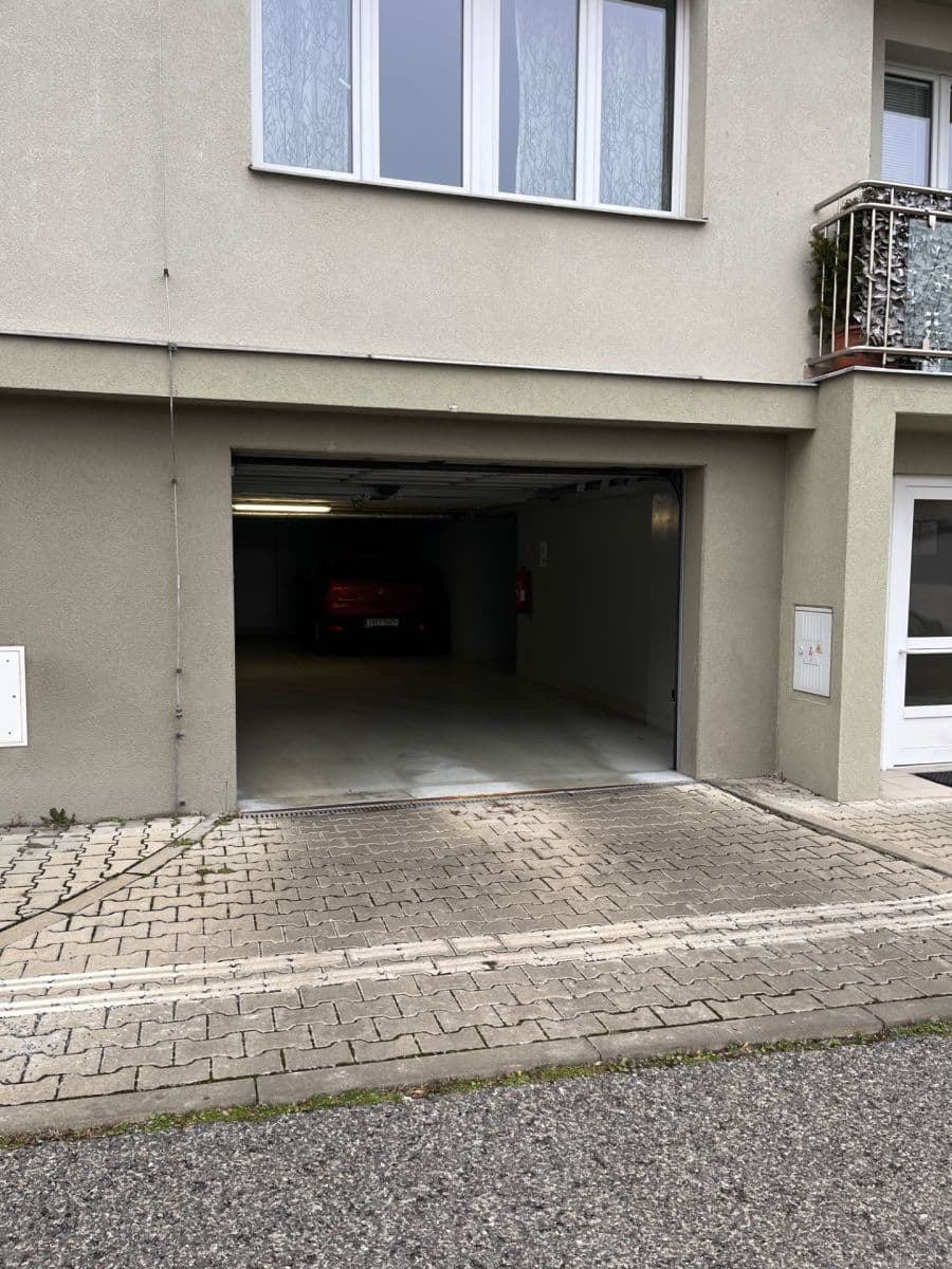 Pronájem garáže 11 m², Budilova, Praha, Praha Pronájem garáže 11 m², Budilova, Praha, Praha