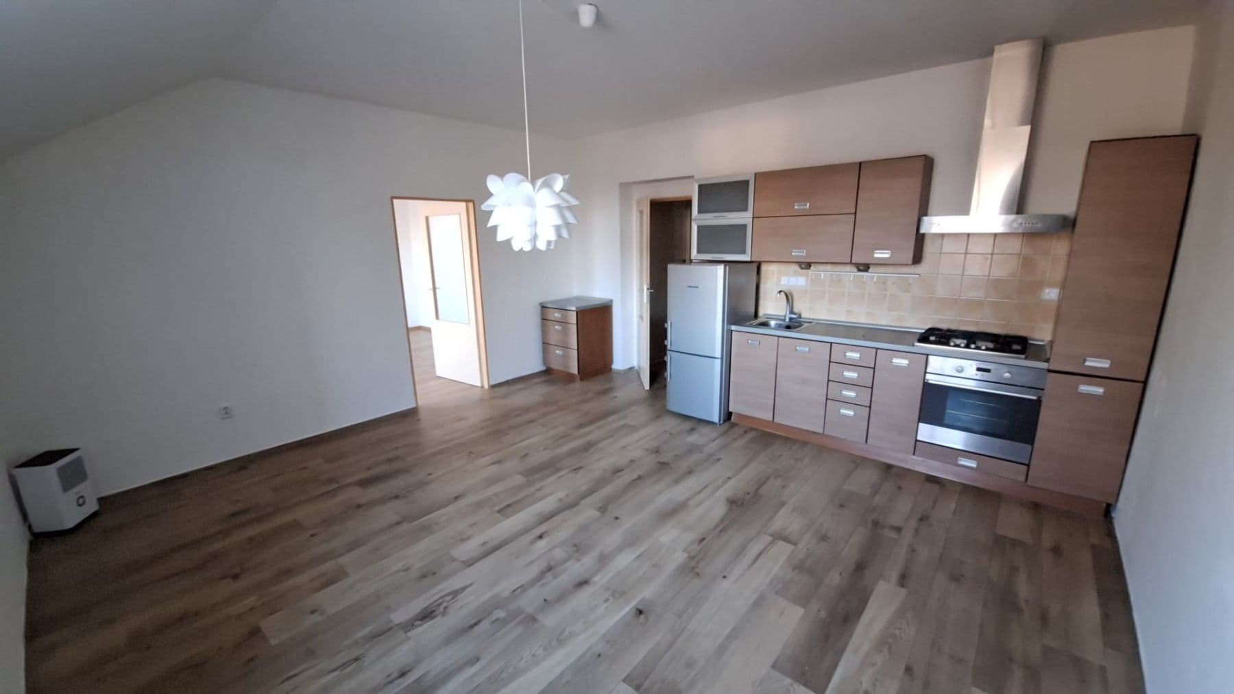 Pronájem bytu 2+kk 53 m², Kaštanová, Milovice, Středočeský kraj Pronájem bytu 2+kk 53 m², Kaštanová, Milovice, Středočeský kraj