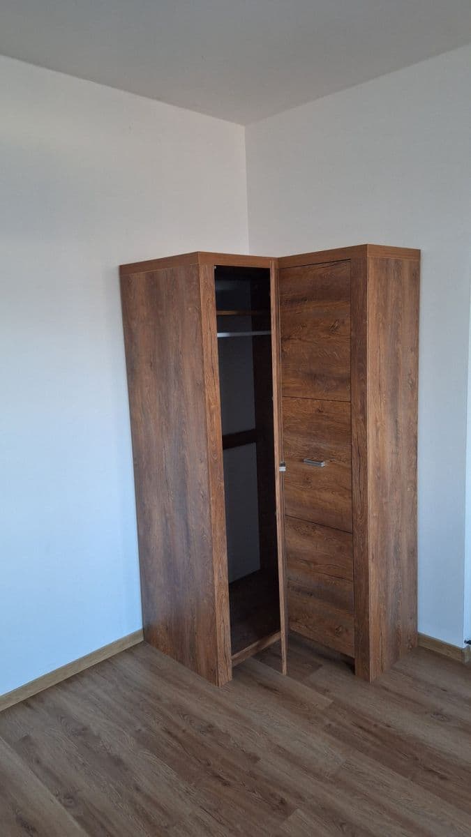 Pronájem bytu 2+kk 53 m², Kaštanová, Milovice, Středočeský kraj Pronájem bytu 2+kk 53 m², Kaštanová, Milovice, Středočeský kraj