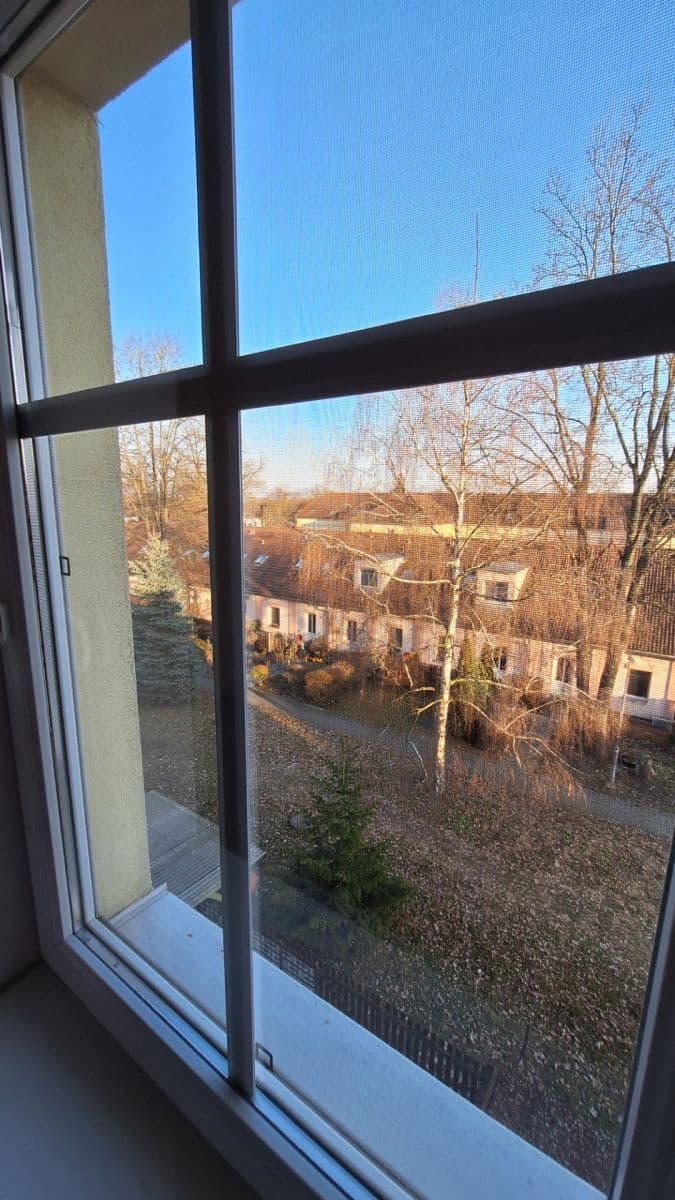 Pronájem bytu 2+kk 53 m², Kaštanová, Milovice, Středočeský kraj Pronájem bytu 2+kk 53 m², Kaštanová, Milovice, Středočeský kraj