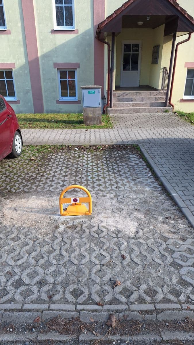 Pronájem bytu 2+kk 53 m², Kaštanová, Milovice, Středočeský kraj Pronájem bytu 2+kk 53 m², Kaštanová, Milovice, Středočeský kraj