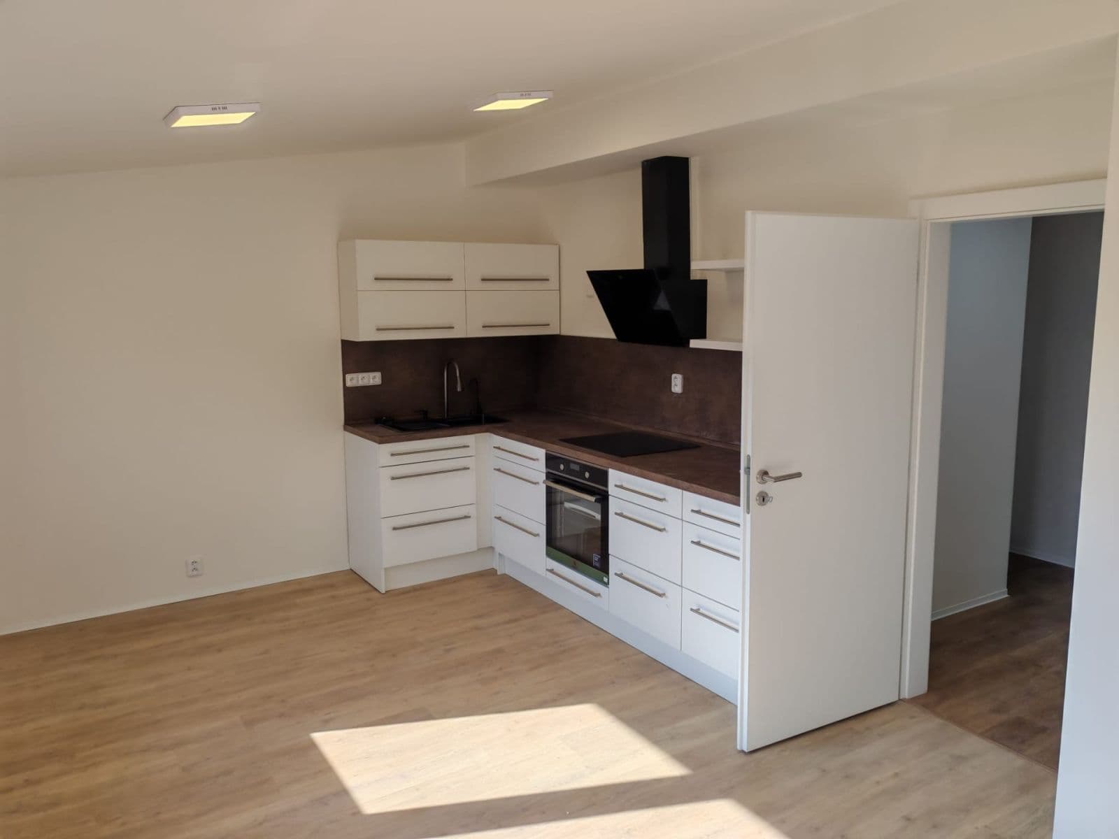 Pronájem bytu 2+kk 67 m², U Vysočanského pivovaru, Praha, Praha Pronájem bytu 2+kk 67 m², U Vysočanského pivovaru, Praha, Praha