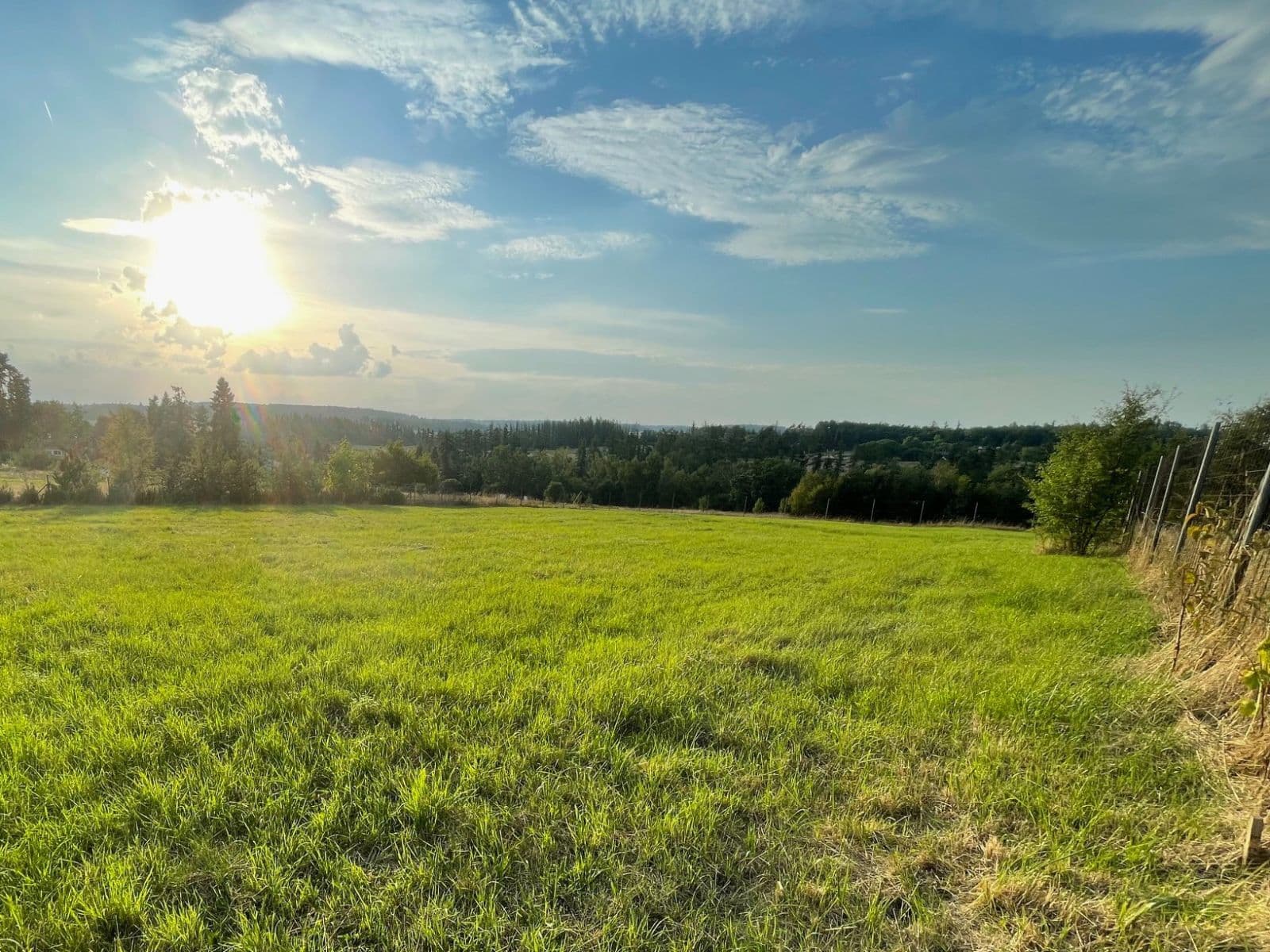 Prodej pozemku 1.649 m², Unhošť, Středočeský kraj Prodej pozemku 1.649 m², Unhošť, Středočeský kraj