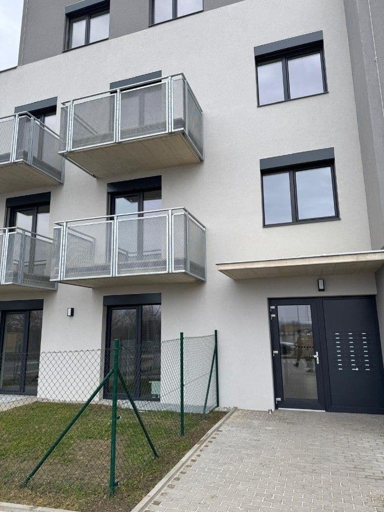 Pronájem bytu 1+kk 38 m², Pražská, Kolín, Středočeský kraj Pronájem bytu 1+kk 38 m², Pražská, Kolín, Středočeský kraj