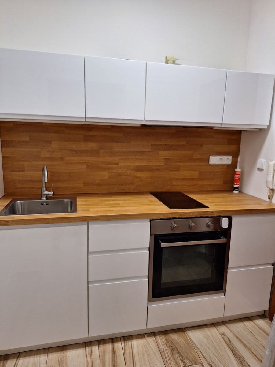 Pronájem bytu 1+kk 32 m², Pod Radnicí, Praha, Praha Pronájem bytu 1+kk 32 m², Pod Radnicí, Praha, Praha