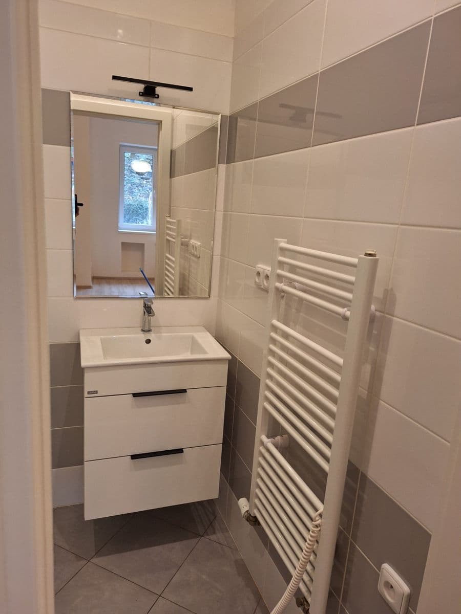 Pronájem bytu 1+kk 32 m², Pod Radnicí, Praha, Praha Pronájem bytu 1+kk 32 m², Pod Radnicí, Praha, Praha