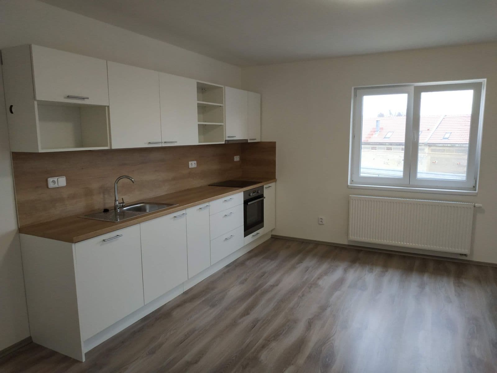 Pronájem bytu 2+kk 75 m², Ke Kapličce, Chrášťany, Středočeský kraj Pronájem bytu 2+kk 75 m², Ke Kapličce, Chrášťany, Středočeský kraj