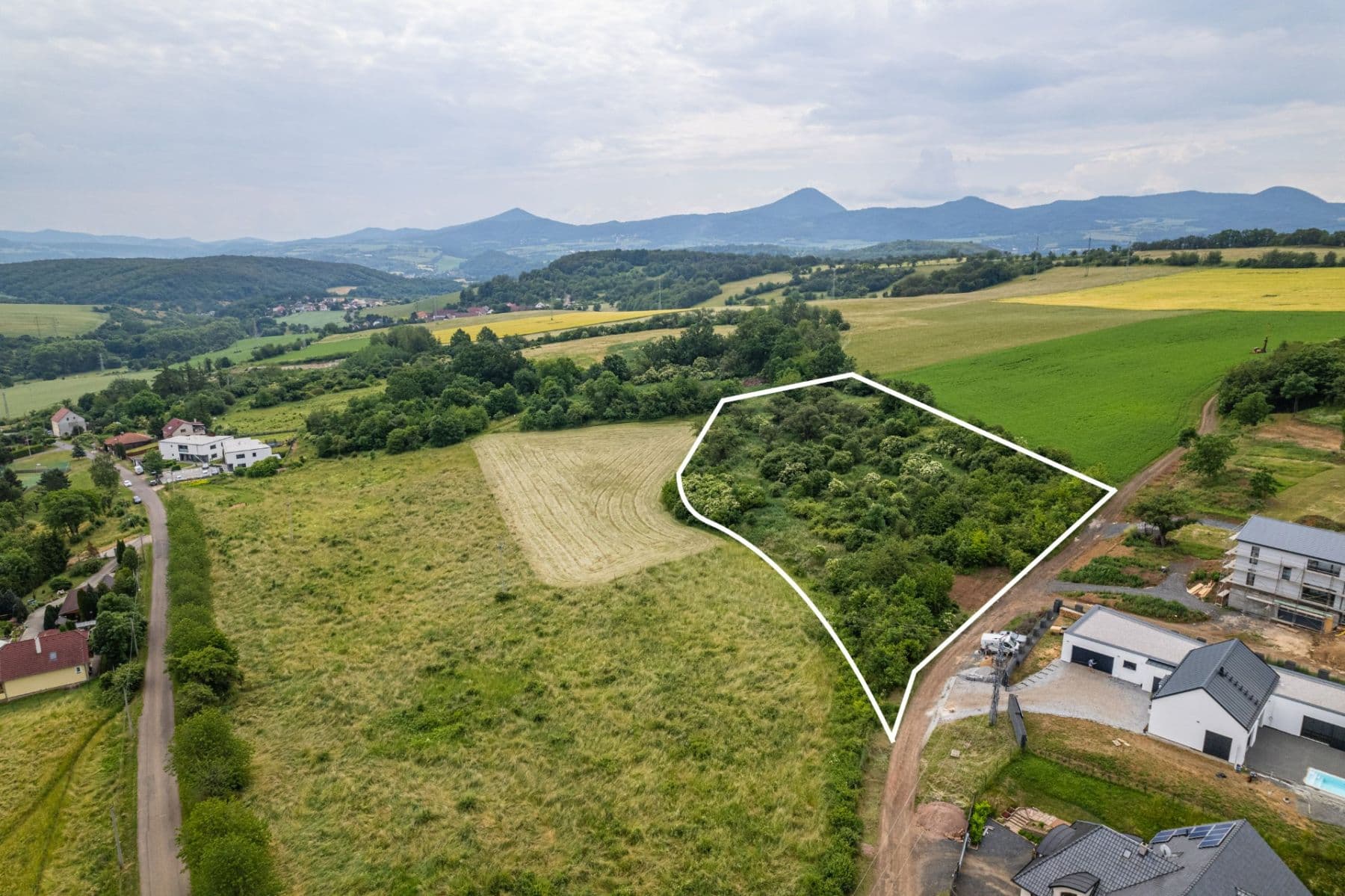 Prodej pozemku 8.573 m², Bystřany, Ústecký kraj Prodej pozemku 8.573 m², Bystřany, Ústecký kraj