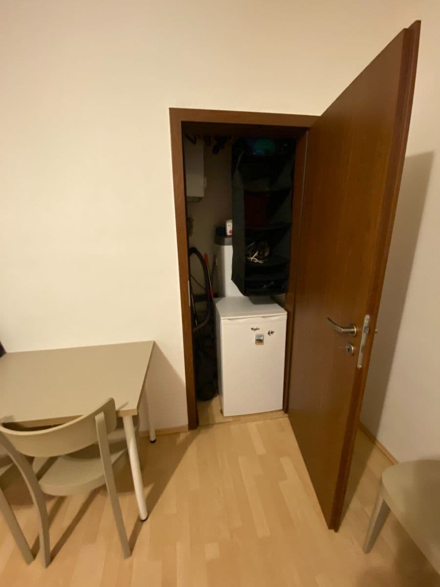 Pronájem bytu 1+kk 27 m², Pod Školou, Praha, Praha Pronájem bytu 1+kk 27 m², Pod Školou, Praha, Praha