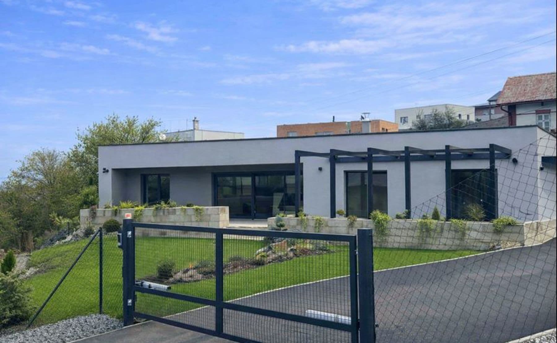 Prodej domu 216 m², pozemek 1.094 m², Výdušná, Ostrava, Moravskoslezský kraj Prodej domu 216 m², pozemek 1.094 m², Výdušná, Ostrava, Moravskoslezský kraj