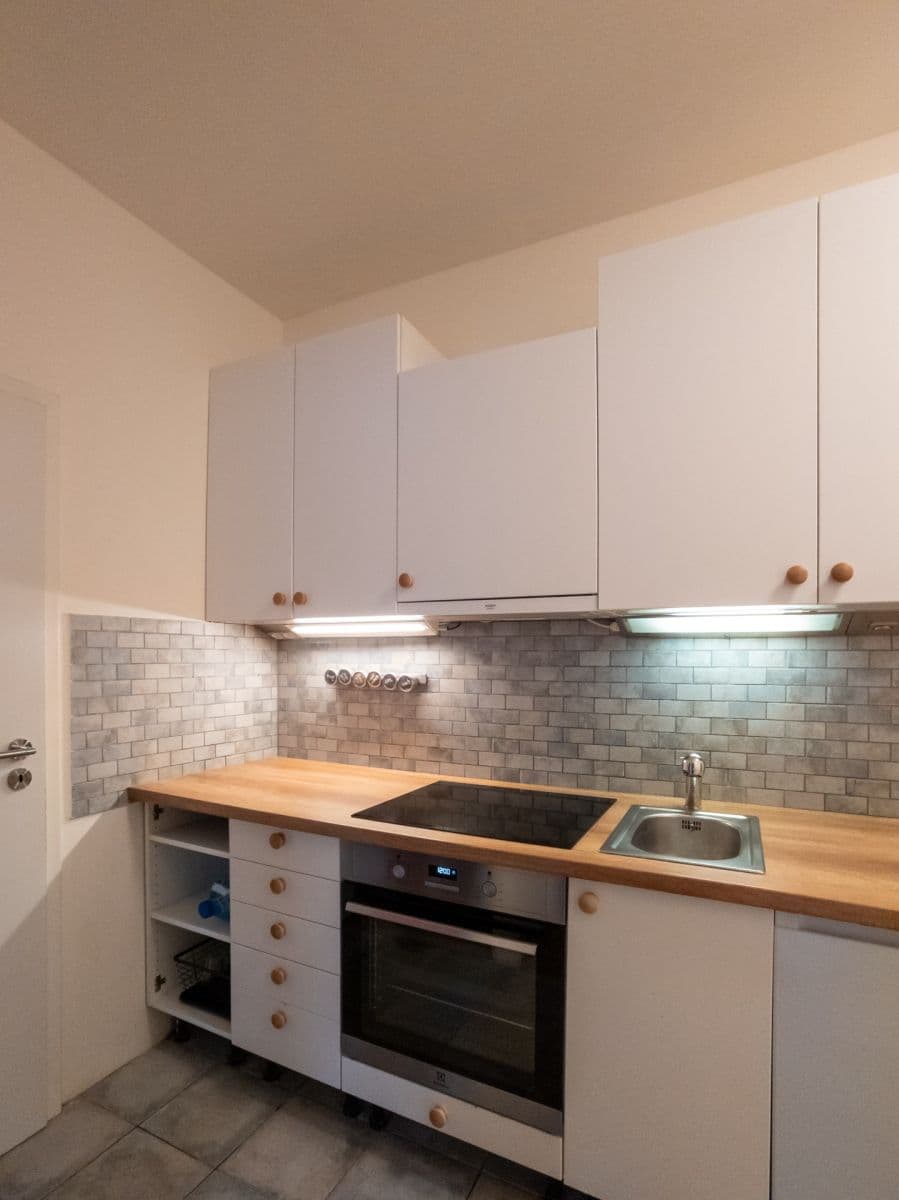 Pronájem bytu 2+kk 46 m², Kodaňská, Praha, Praha Pronájem bytu 2+kk 46 m², Kodaňská, Praha, Praha