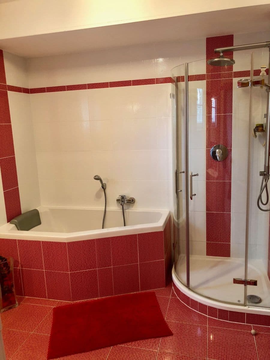 Prodej domu 240 m², pozemek 400 m², Listopadová, Praha, Praha Prodej domu 240 m², pozemek 400 m², Listopadová, Praha, Praha