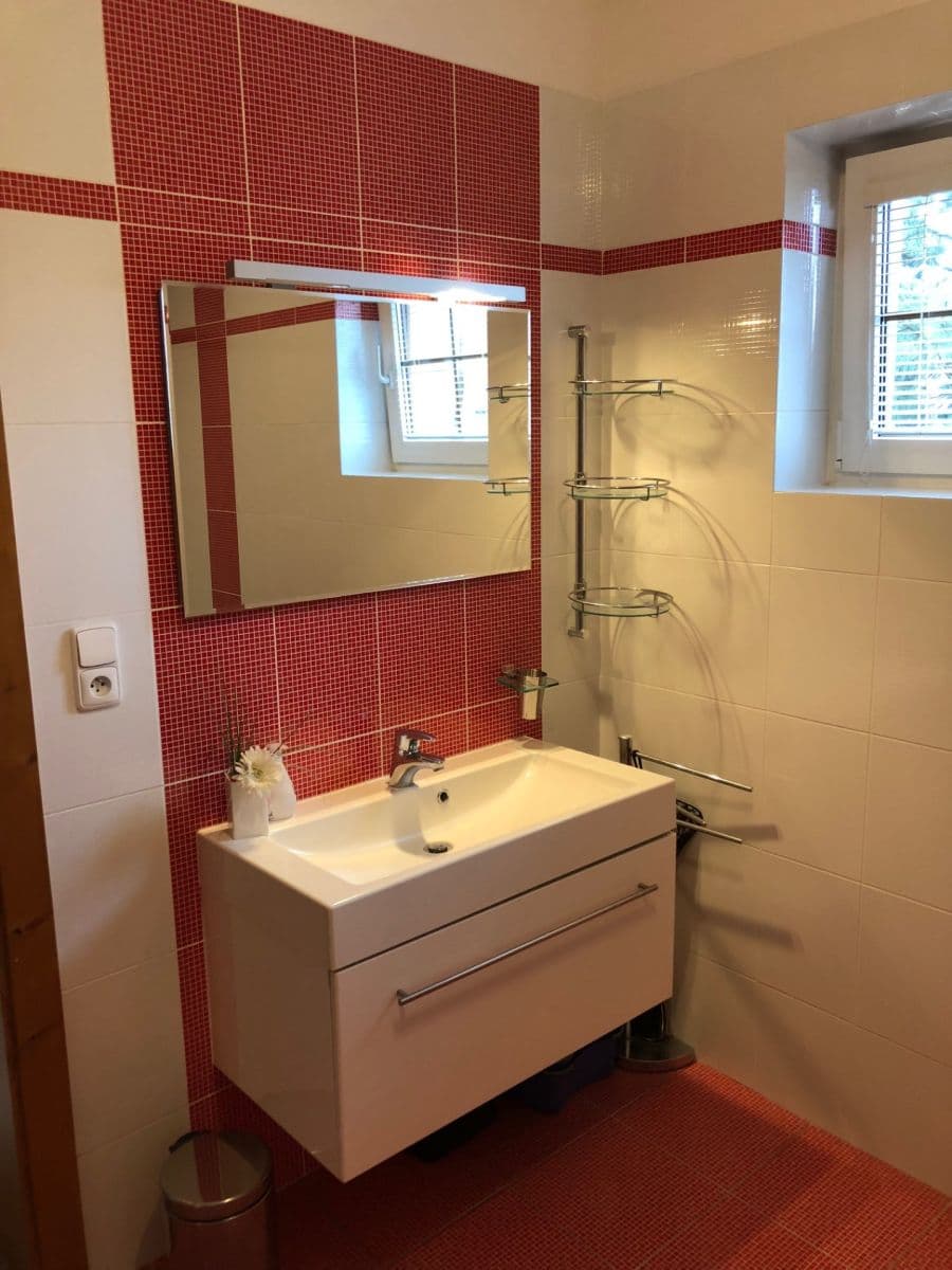 Prodej domu 240 m², pozemek 400 m², Listopadová, Praha, Praha Prodej domu 240 m², pozemek 400 m², Listopadová, Praha, Praha