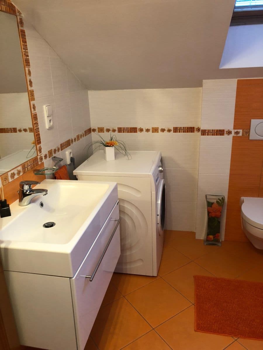 Prodej domu 240 m², pozemek 400 m², Listopadová, Praha, Praha Prodej domu 240 m², pozemek 400 m², Listopadová, Praha, Praha