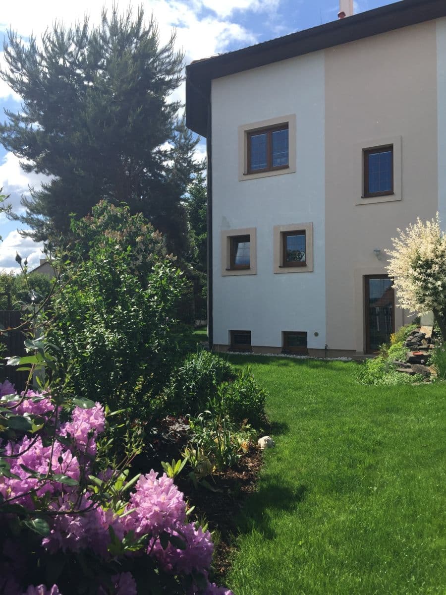 Prodej domu 240 m², pozemek 400 m², Listopadová, Praha, Praha Prodej domu 240 m², pozemek 400 m², Listopadová, Praha, Praha