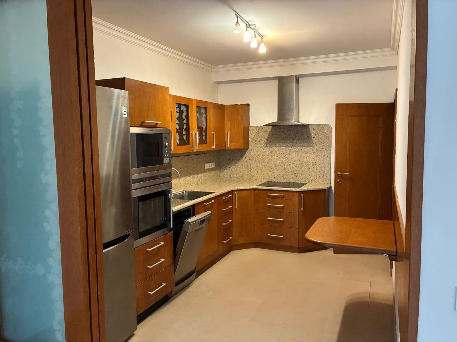 Pronájem bytu 3+1 92 m², Hrušovanské náměstí, Praha, Praha Pronájem bytu 3+1 92 m², Hrušovanské náměstí, Praha, Praha