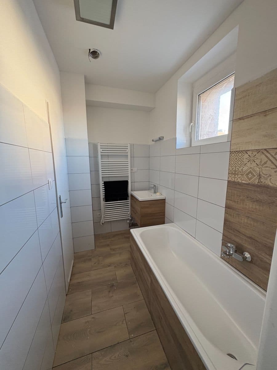 Pronájem bytu 3+1 125 m², Na Zavadilce, Jaroměř, Královéhradecký kraj Pronájem bytu 3+1 125 m², Na Zavadilce, Jaroměř, Královéhradecký kraj