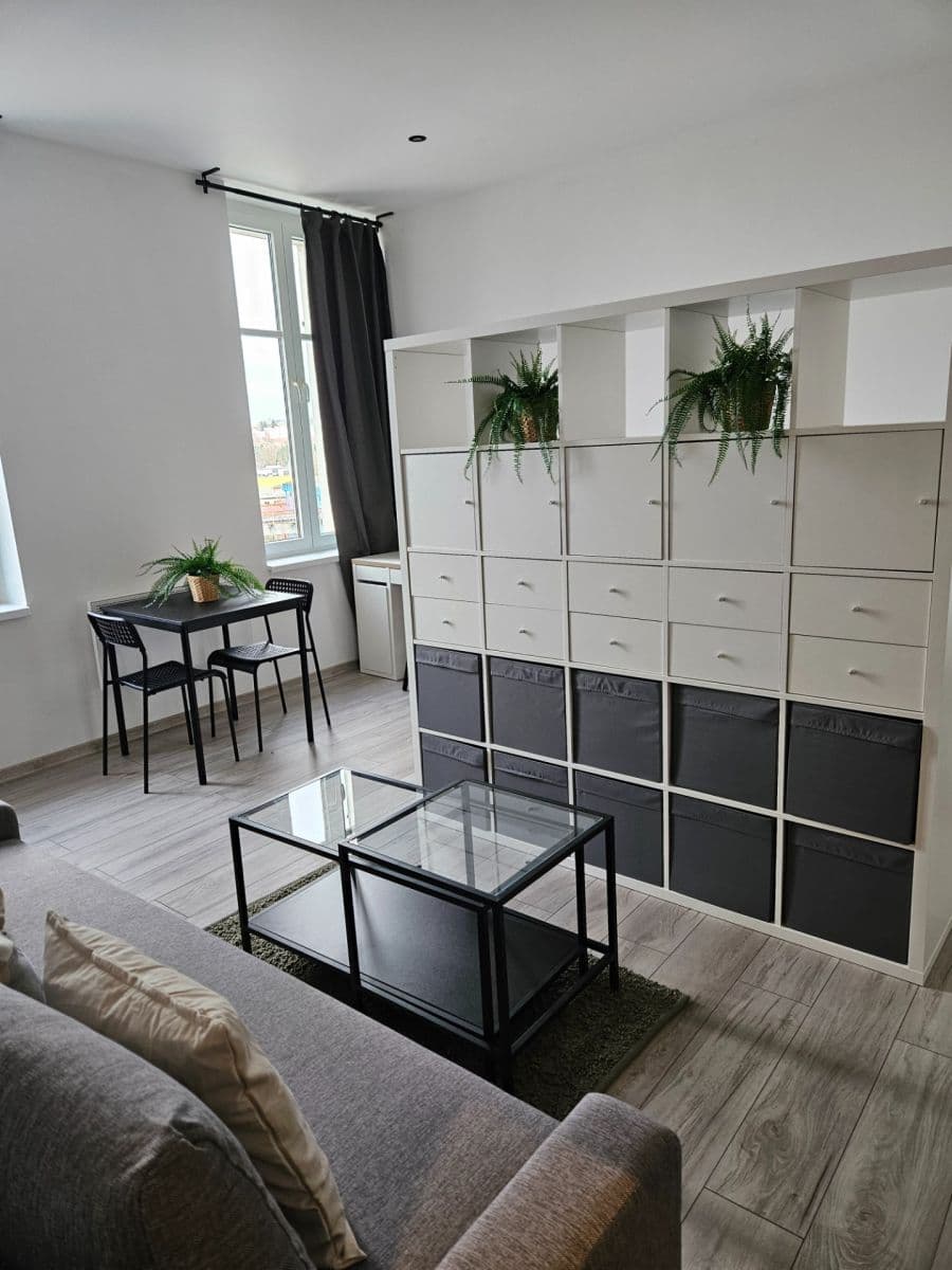 Pronájem bytu 2+kk 46 m², Lobezská, Plzeň, Plzeňský kraj Pronájem bytu 2+kk 46 m², Lobezská, Plzeň, Plzeňský kraj