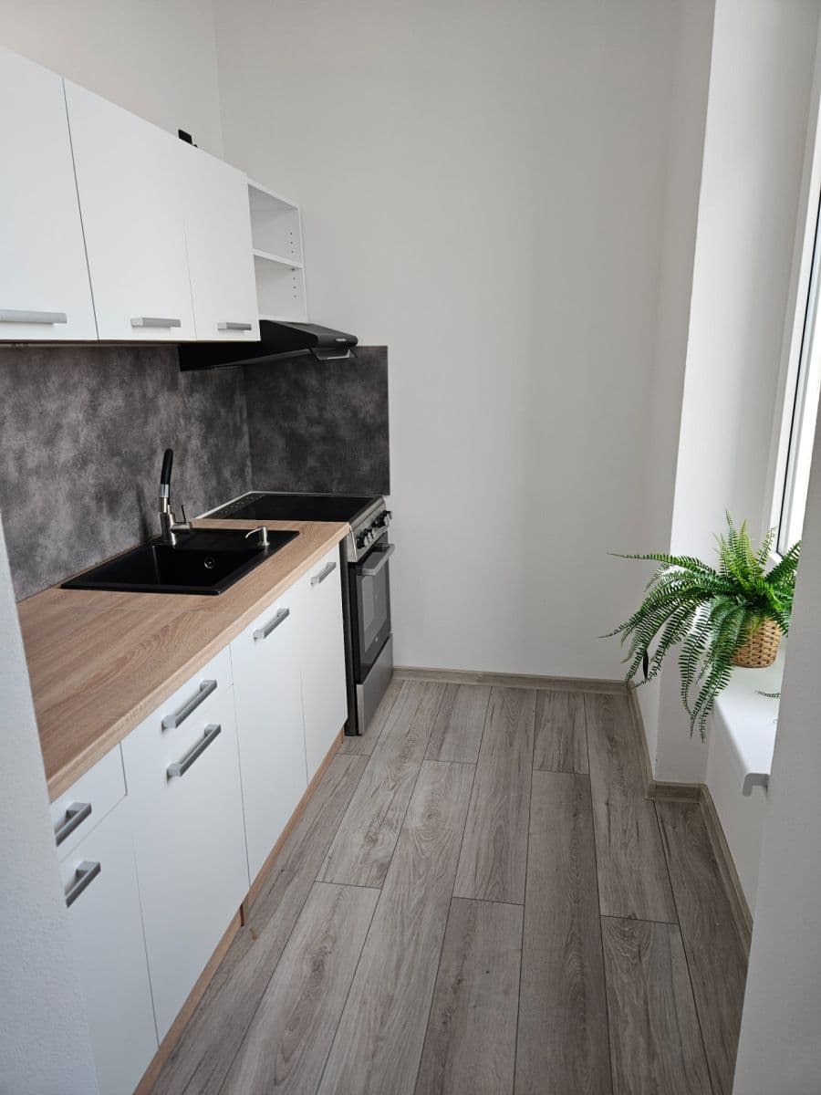 Pronájem bytu 2+kk 46 m², Lobezská, Plzeň, Plzeňský kraj Pronájem bytu 2+kk 46 m², Lobezská, Plzeň, Plzeňský kraj