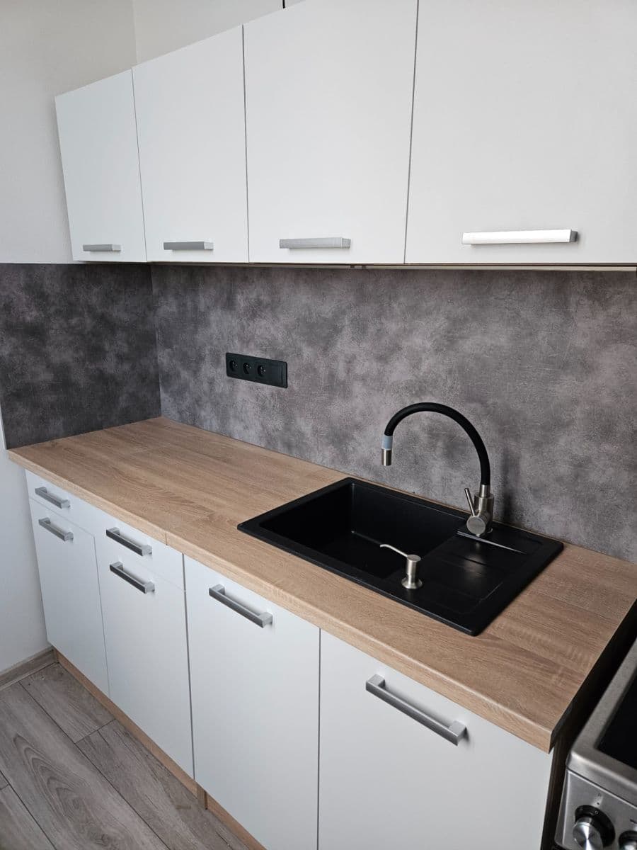 Pronájem bytu 2+kk 46 m², Lobezská, Plzeň, Plzeňský kraj Pronájem bytu 2+kk 46 m², Lobezská, Plzeň, Plzeňský kraj