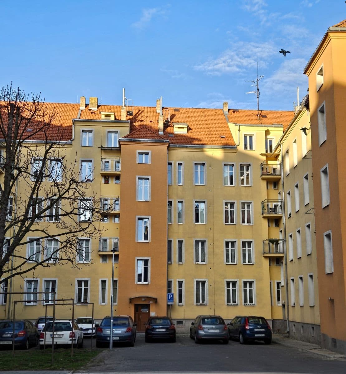 Pronájem bytu 2+kk 46 m², Lobezská, Plzeň, Plzeňský kraj Pronájem bytu 2+kk 46 m², Lobezská, Plzeň, Plzeňský kraj