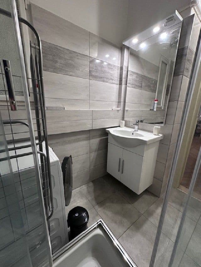 Pronájem bytu 2+kk 45 m², Holandská, Praha, Praha Pronájem bytu 2+kk 45 m², Holandská, Praha, Praha