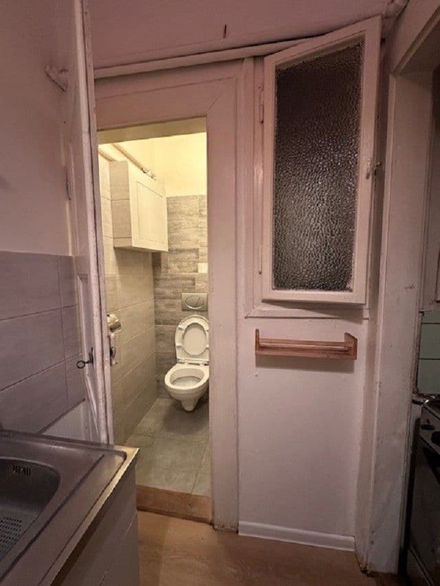 Pronájem bytu 2+kk 45 m², Holandská, Praha, Praha Pronájem bytu 2+kk 45 m², Holandská, Praha, Praha