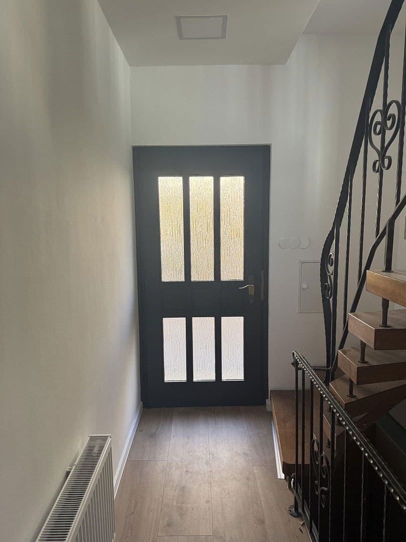 Pronájem domu 150 m², pozemek 168 m², Koblenz, Porýní-Falc Pronájem domu 150 m², pozemek 168 m², Koblenz, Porýní-Falc