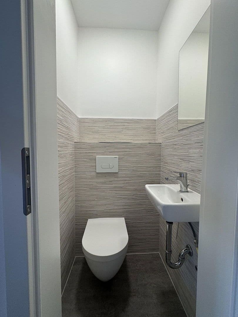 Pronájem domu 150 m², pozemek 168 m², Koblenz, Porýní-Falc Pronájem domu 150 m², pozemek 168 m², Koblenz, Porýní-Falc