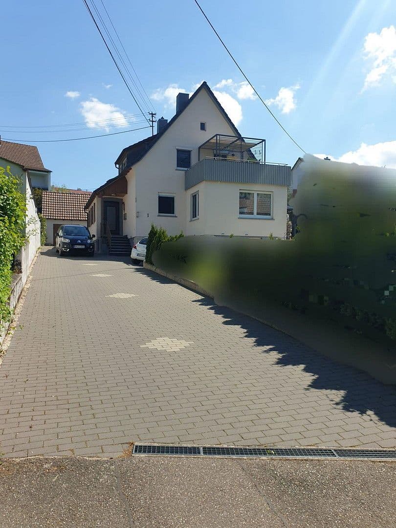 Prodej domu 155 m², pozemek 412 m², Brackenheim, Bádensko-Württembersko Prodej domu 155 m², pozemek 412 m², Brackenheim, Bádensko-Württembersko