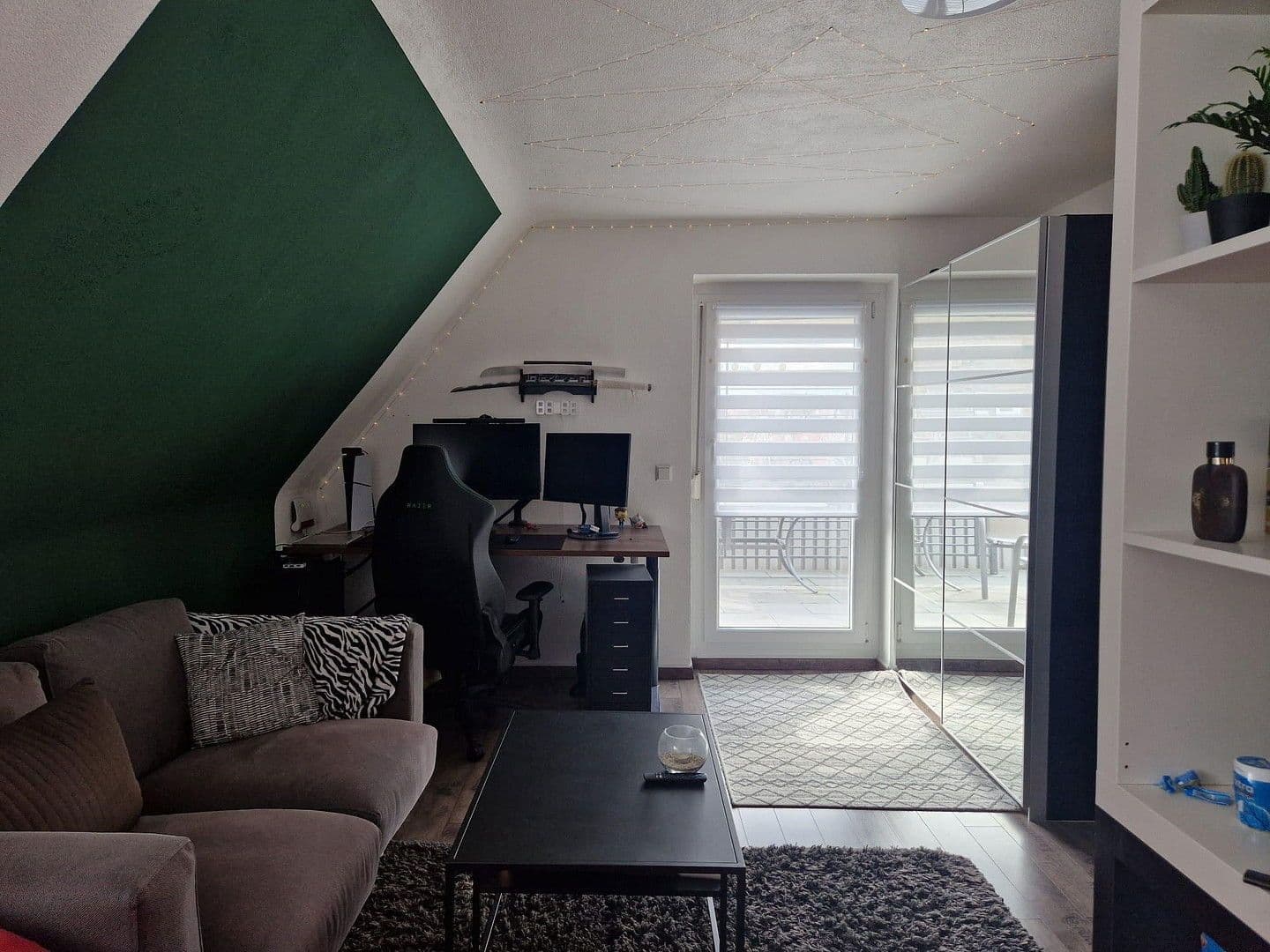 Prodej domu 155 m², pozemek 412 m², Brackenheim, Bádensko-Württembersko Prodej domu 155 m², pozemek 412 m², Brackenheim, Bádensko-Württembersko