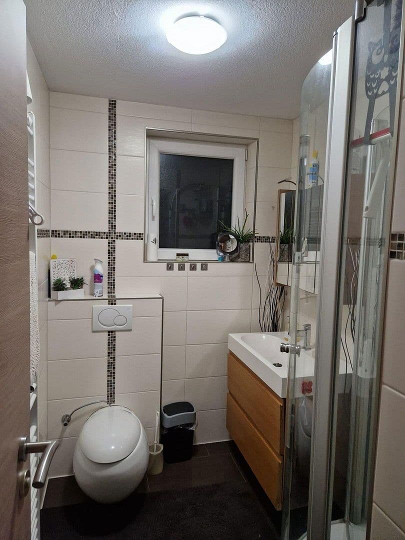 Prodej domu 155 m², pozemek 412 m², Brackenheim, Bádensko-Württembersko Prodej domu 155 m², pozemek 412 m², Brackenheim, Bádensko-Württembersko