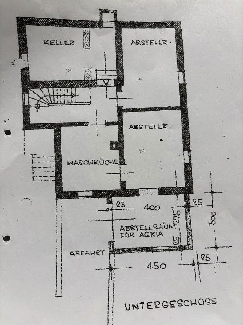 Prodej domu 155 m², pozemek 412 m², Brackenheim, Bádensko-Württembersko Prodej domu 155 m², pozemek 412 m², Brackenheim, Bádensko-Württembersko