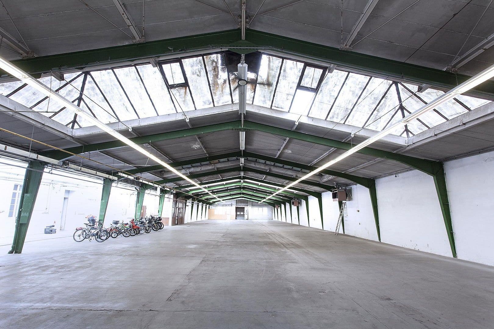 Pronájem nebytového prostoru 15.000 m², Schiltachstrasse, 28, Schramberg, Bádensko-Württembersko Pronájem nebytového prostoru 15.000 m², Schiltachstrasse, 28, Schramberg, Bádensko-Württembersko