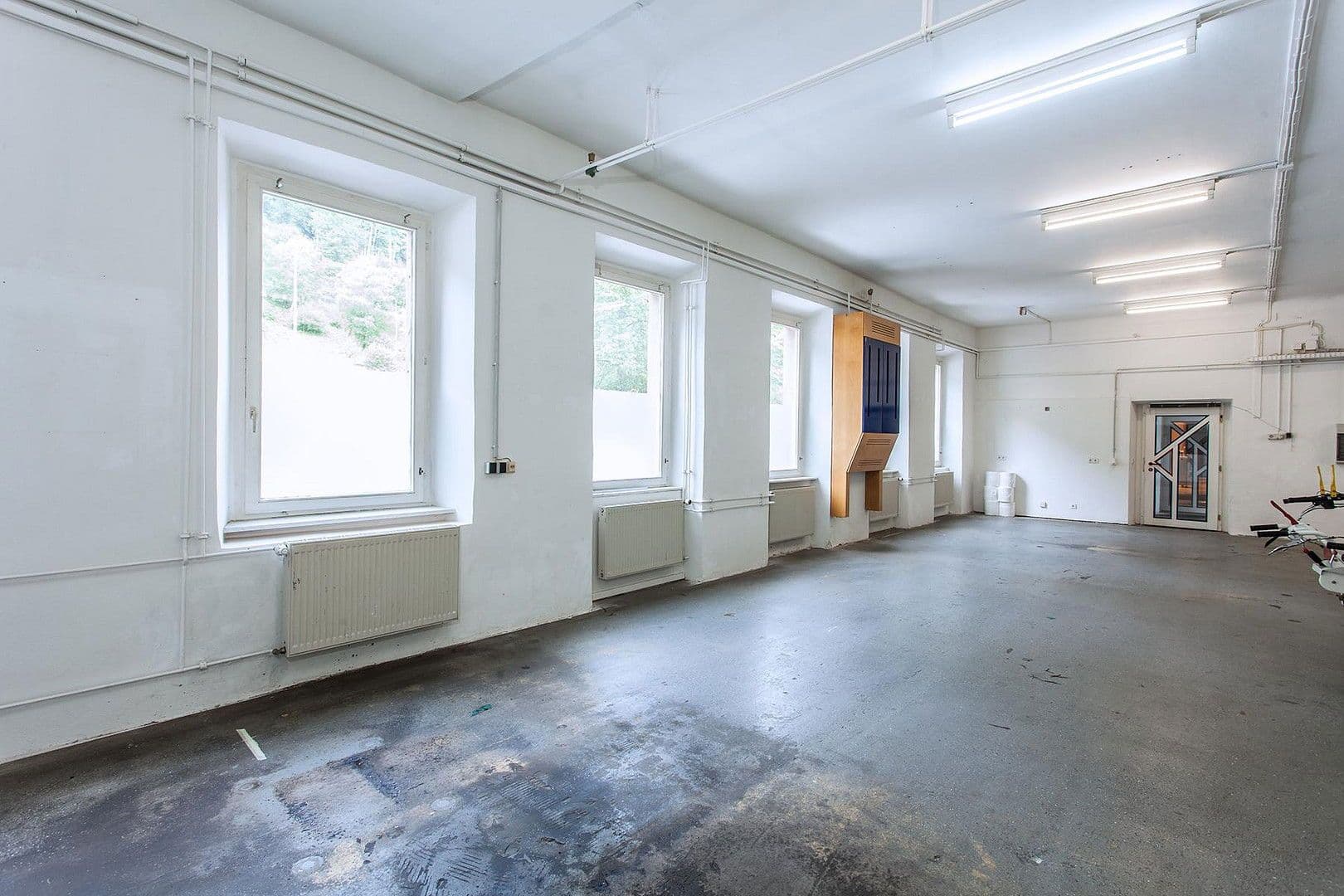 Pronájem nebytového prostoru 15.000 m², Schiltachstrasse, 28, Schramberg, Bádensko-Württembersko Pronájem nebytového prostoru 15.000 m², Schiltachstrasse, 28, Schramberg, Bádensko-Württembersko