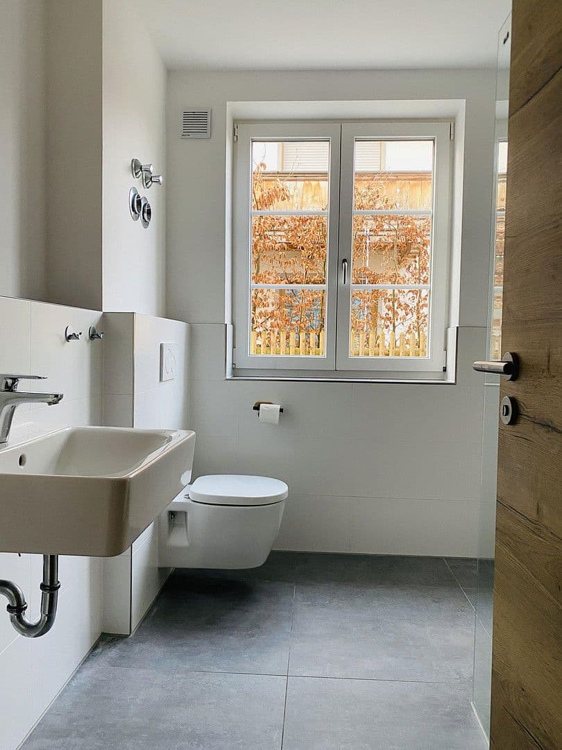 Pronájem bytu 3+1 75 m², Fraßhauser Straße 9b, Otterfing, Bavorsko Pronájem bytu 3+1 75 m², Fraßhauser Straße 9b, Otterfing, Bavorsko