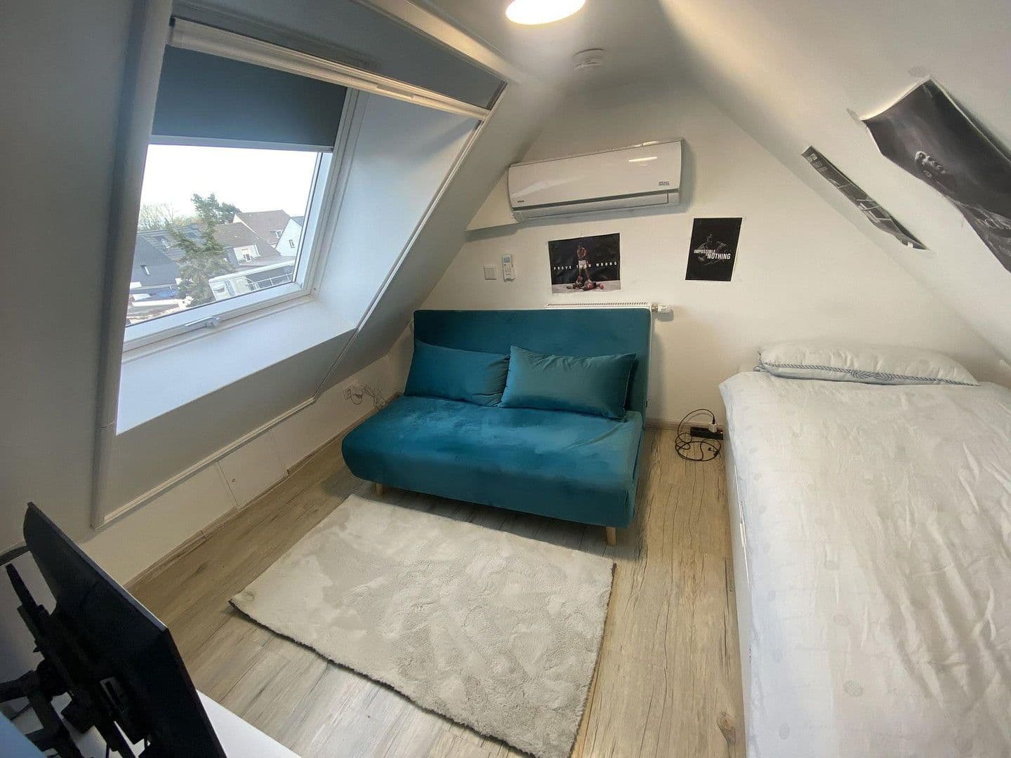 Prodej domu 120 m², pozemek 400 m², An der Schanzenbrücke 14, Duisburg, Severní Porýní-Vestfálsko Prodej domu 120 m², pozemek 400 m², An der Schanzenbrücke 14, Duisburg, Severní Porýní-Vestfálsko