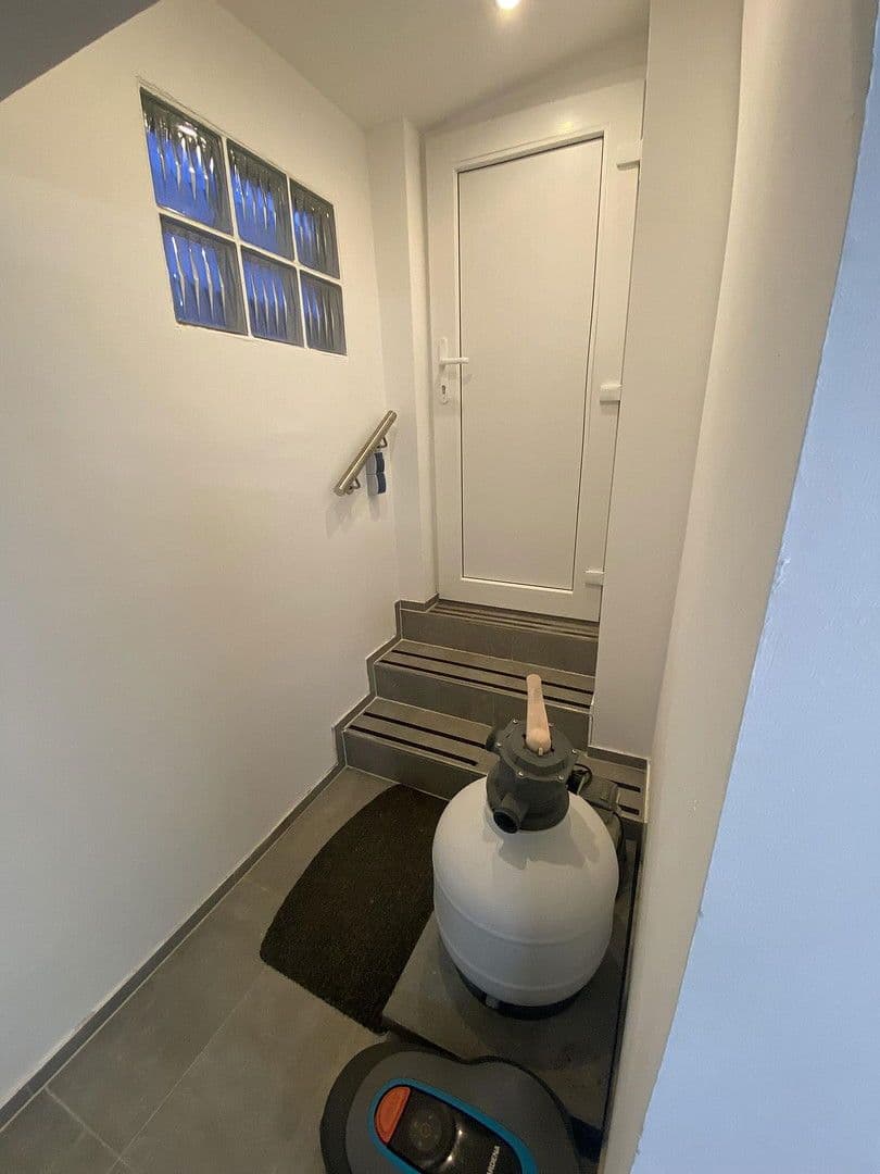 Prodej domu 120 m², pozemek 400 m², An der Schanzenbrücke 14, Duisburg, Severní Porýní-Vestfálsko Prodej domu 120 m², pozemek 400 m², An der Schanzenbrücke 14, Duisburg, Severní Porýní-Vestfálsko