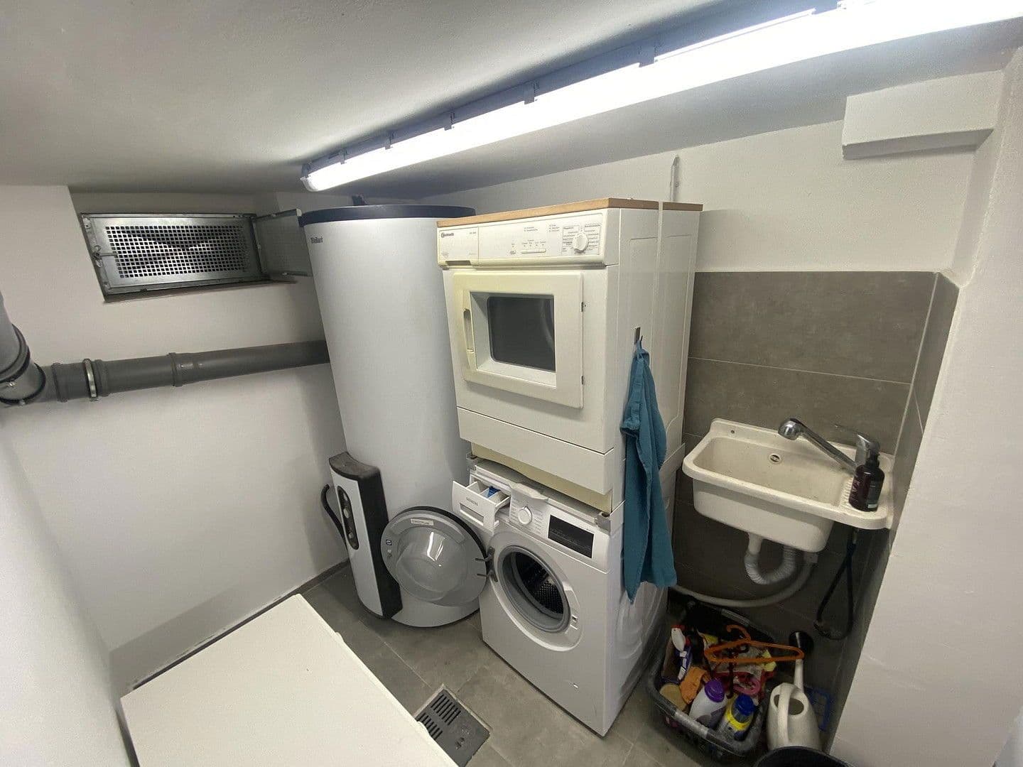 Prodej domu 120 m², pozemek 400 m², An der Schanzenbrücke 14, Duisburg, Severní Porýní-Vestfálsko Prodej domu 120 m², pozemek 400 m², An der Schanzenbrücke 14, Duisburg, Severní Porýní-Vestfálsko