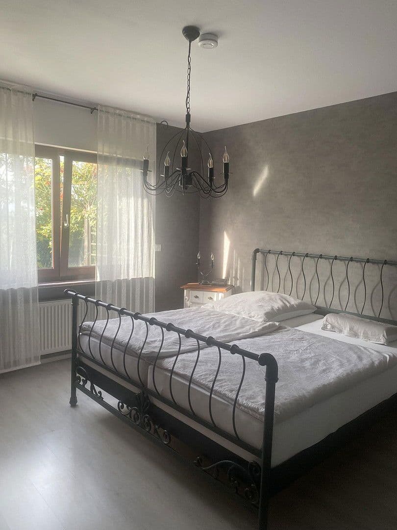 Prodej domu 180 m², pozemek 582 m², Polch, Porýní-Falc Prodej domu 180 m², pozemek 582 m², Polch, Porýní-Falc