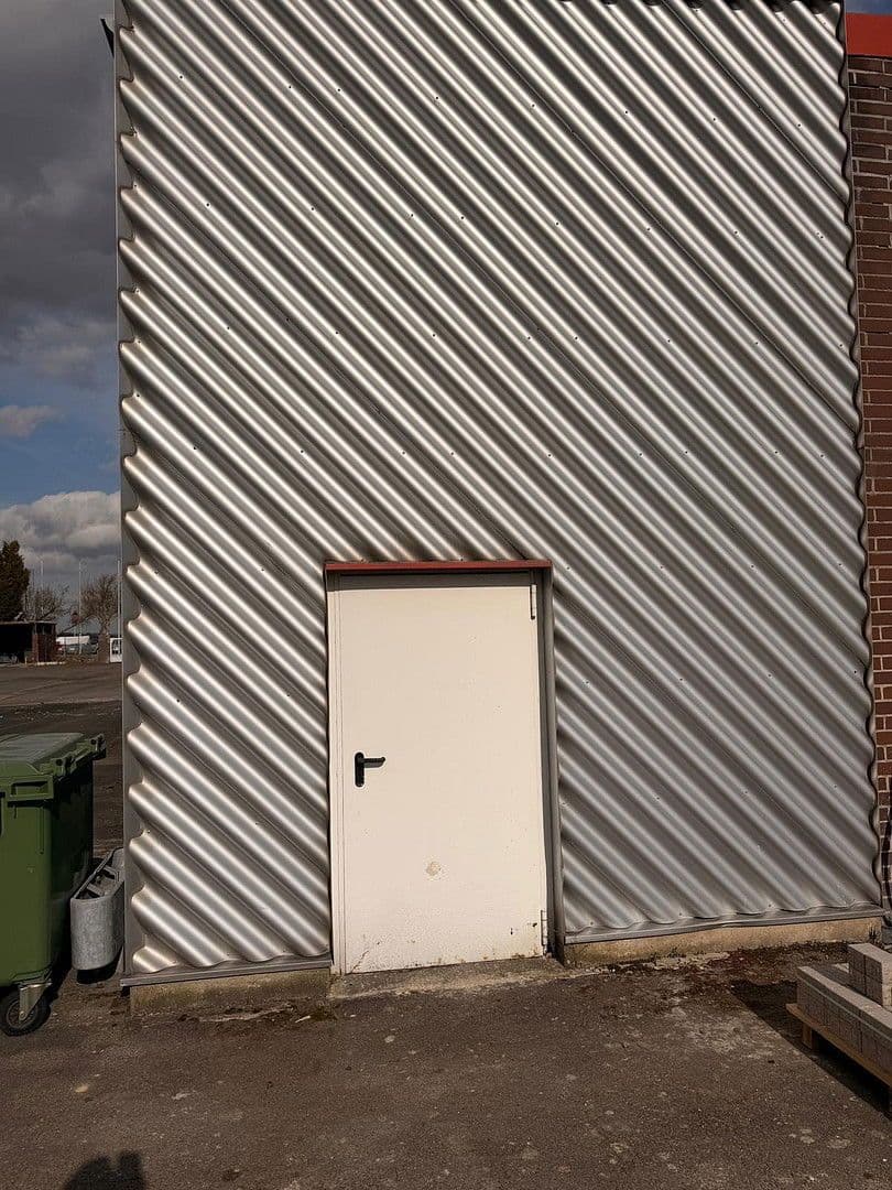 Pronájem nebytového prostoru 60 m², Hermann-Bahlsen-Str 2, Barsinghausen, Dolní Sasko Pronájem nebytového prostoru 60 m², Hermann-Bahlsen-Str 2, Barsinghausen, Dolní Sasko